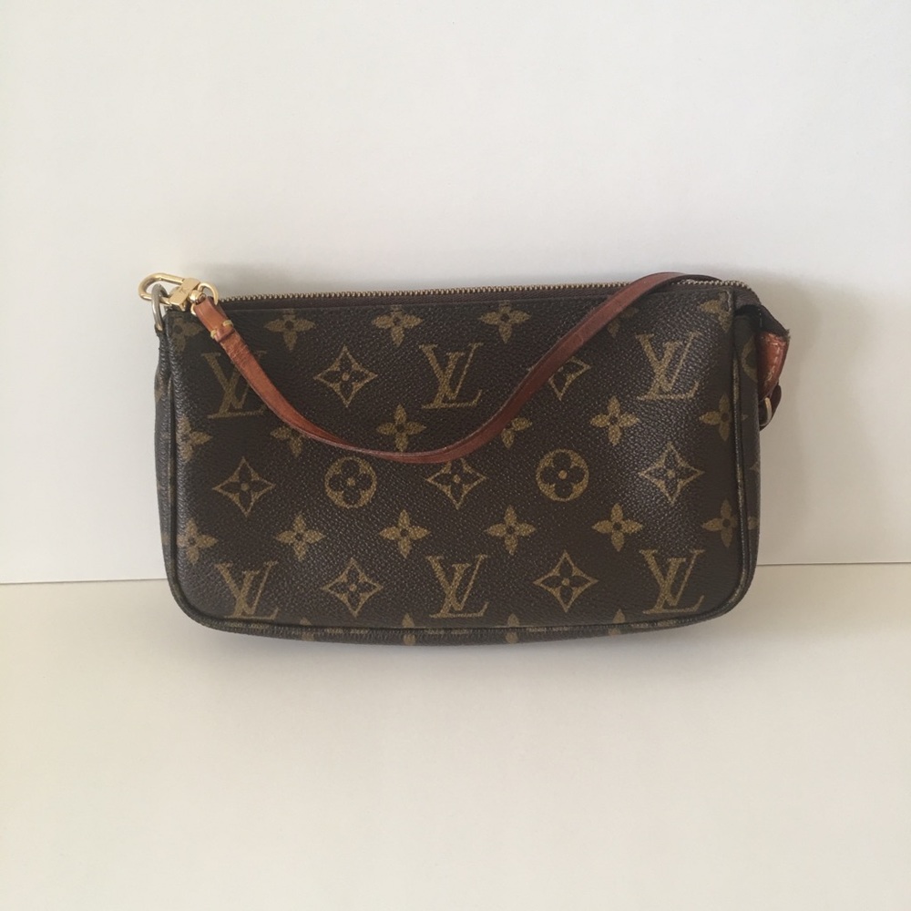 Authentic Louis Vuitton Monogram Pochette